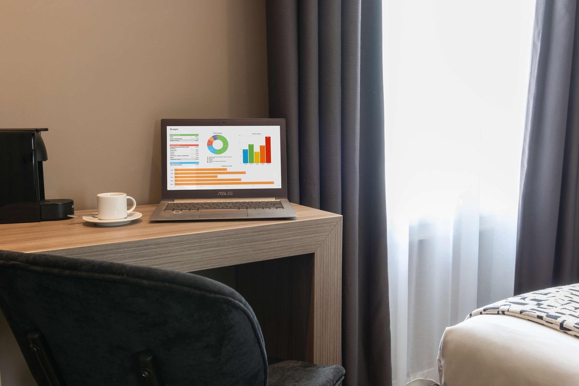 Hotel Western Paris Porte De Versailles 3*